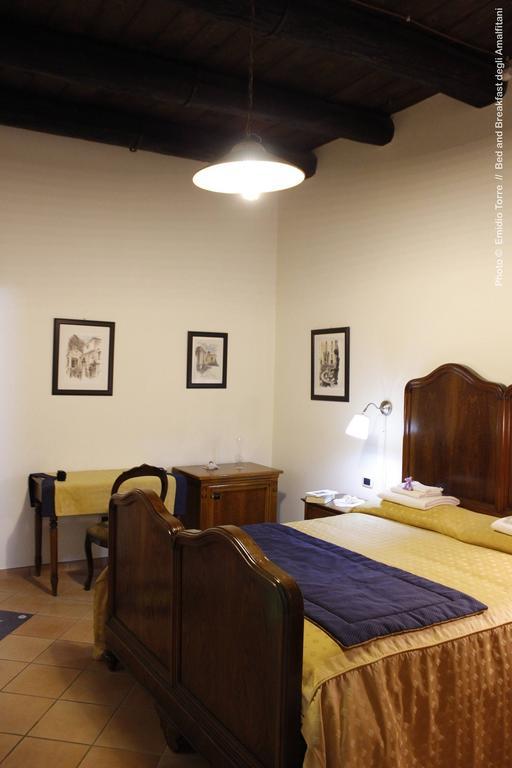 مبيت وإفطار Amalfitani Salerno Centro الغرفة الصورة